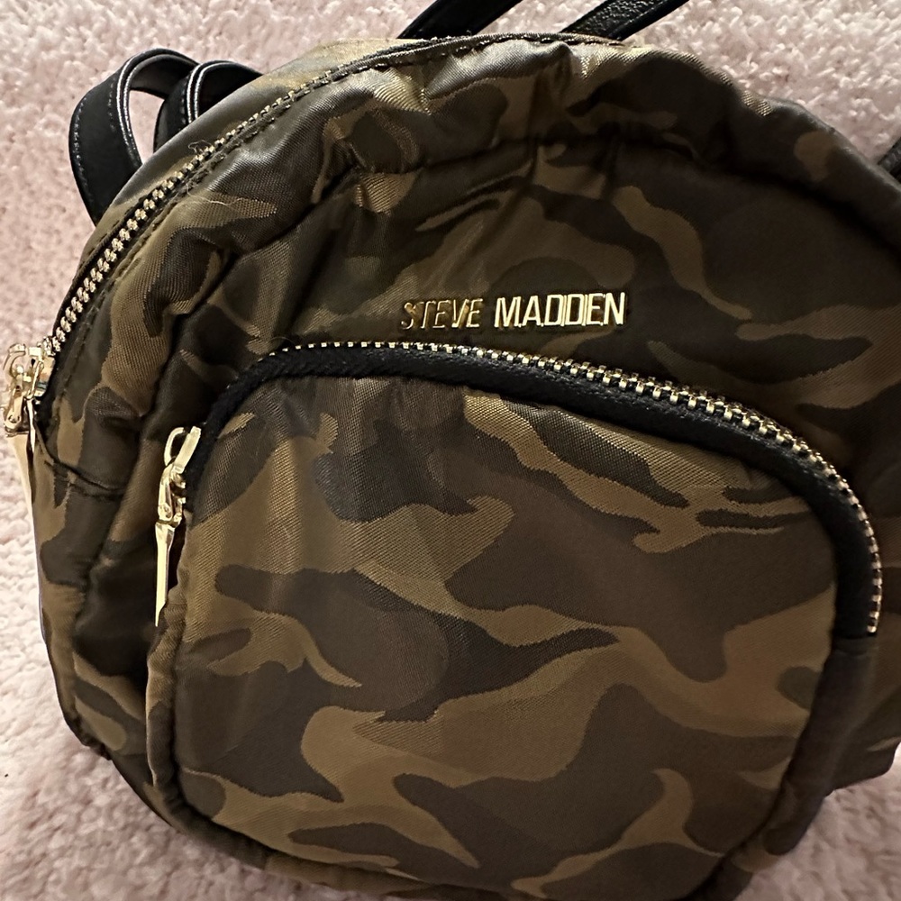 Steve Madden mini book bag
